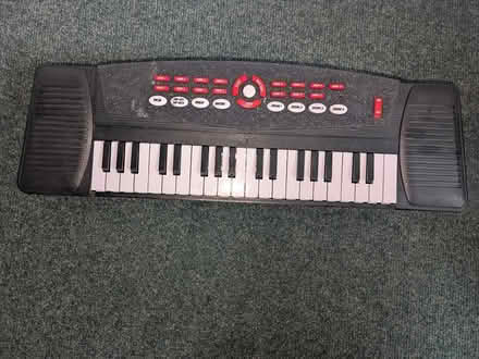 Photo of free Children's keyboard toy (E14 Isle of Dogs) #1