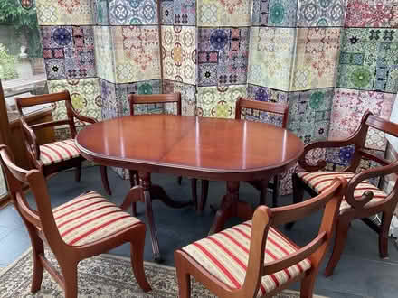Photo of free Dining room table and six chairs (CT154BG) #1