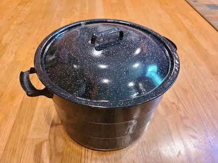 Photo of free Canner and large porcelan pot (River Falls, Potomac) #1