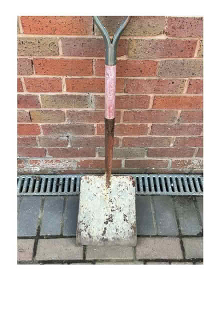 Photo of free Garden Spade (Canford Heath BH17) #1