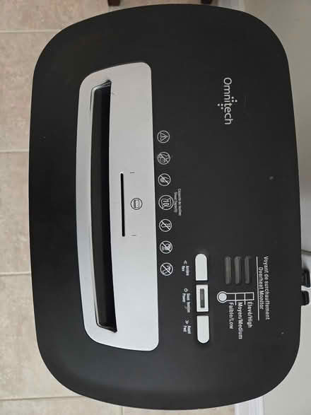 Photo of free Shredder OmniTech EMC10A (K2J0V1) #3