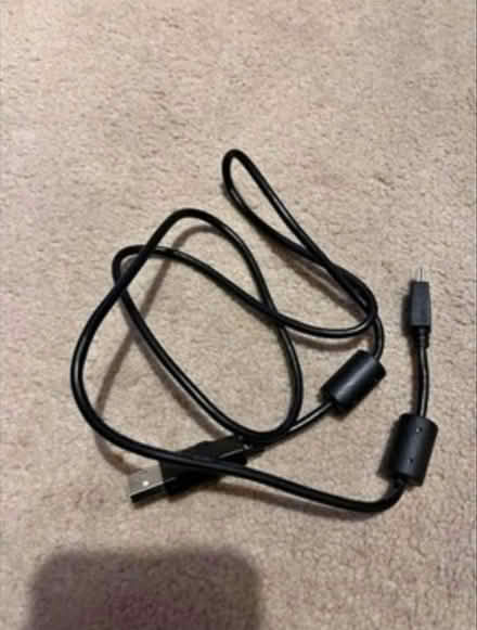 Photo of USB Cable A to Mini-B (Iceland LE2) #1