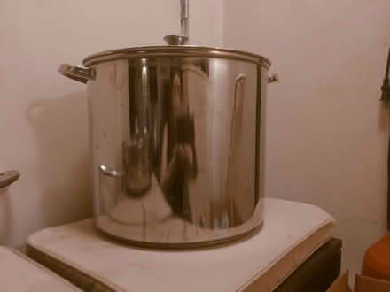 Photo of free Stock Pot (White Center) #1