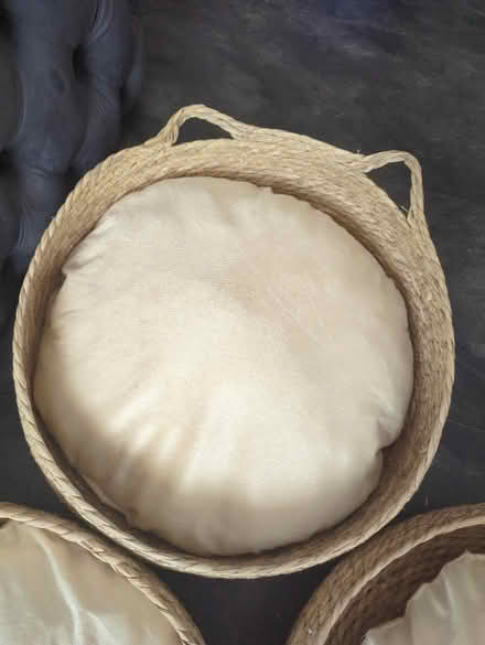 Photo of free 1 cat / small dog bed never used (Chessington KT9) #2
