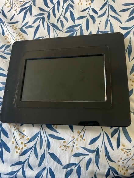 Photo of free Digital photo frame (Battersea SW11) #1