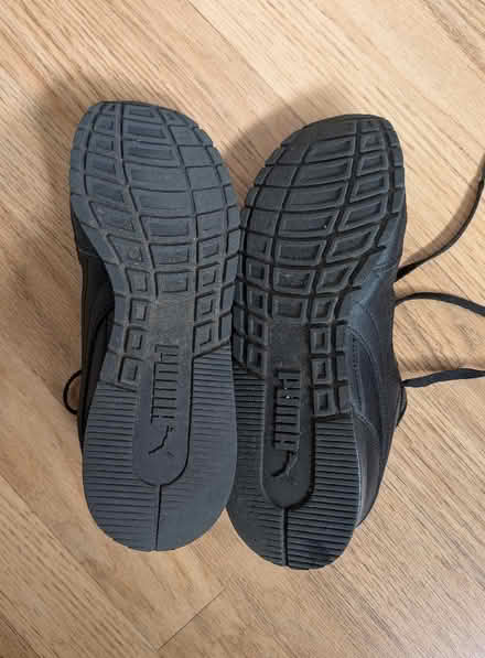 Photo of free Leather Puma trainers (Woodhall AL7) #4