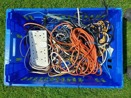 Photo of free Box of wires/extensions (Welling DA16) #1