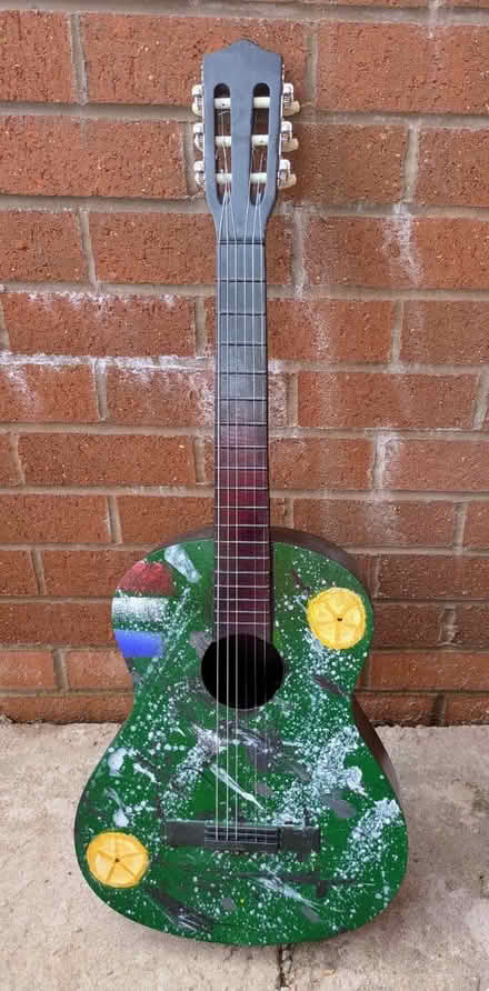 Photo of Unloved/ broken guitars (Romiley SK6) #1
