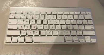 Photo of free Apple keyboard (doesn’t connect) (Hazlemere HP15) #1