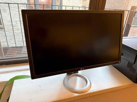 Photo of free LG Monitor (10025) #2