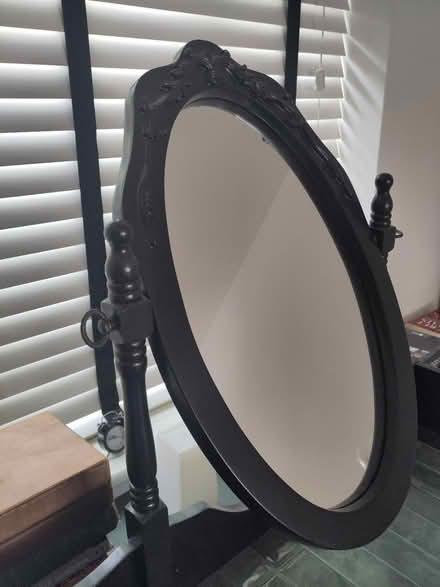 Photo of free Dressing Table/Vanity Unit Upcycle (Great Missenden, HP16) #4