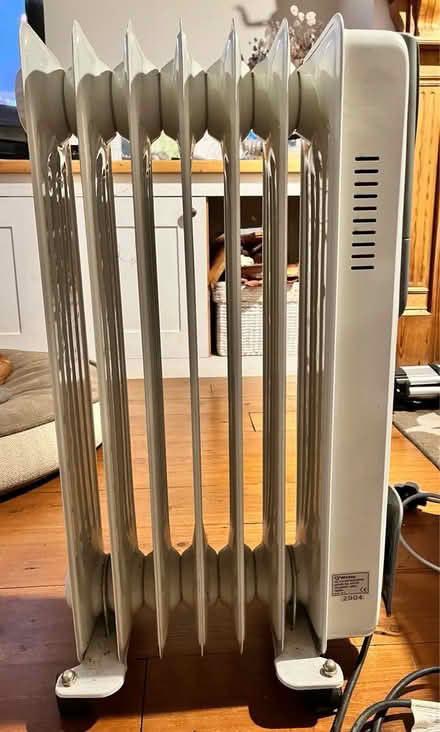Photo of free Oil heater (TW12 - Hampton Hill) #2