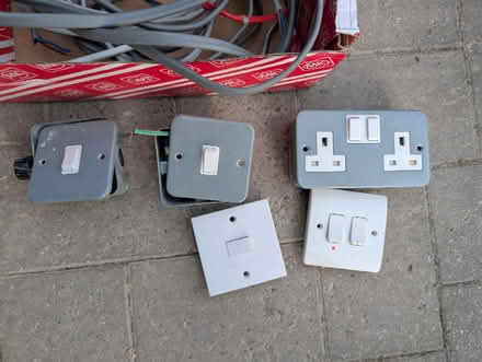 Photo of free Garage electrics & lights (Wantage, OX12) #3