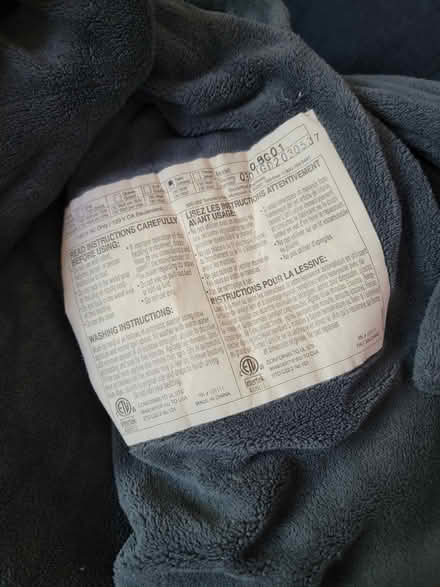 Photo of free Heated twin blanket -not working (North Oakland) #1