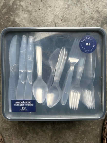 Photo of free Plastic cutlery set (Downtown Ottawa - canal/Elgin) #1