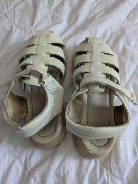 Photo of free Girls sandals size 3 (Tangmere) #2