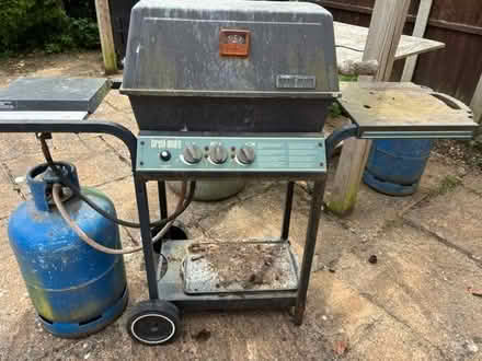Photo of free Non-working very old BBQ (West Byfleet KT15) #1