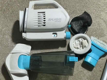Photo of free Pool vacuum (Downers Grove - South) #1