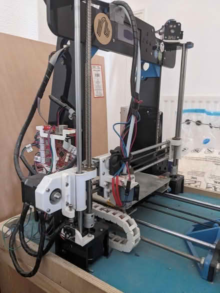 Photo of free 3D Printer and stand (Manchester Road, N15) #3