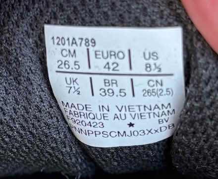 Photo of free Men’s size 8 trainers (G69) #3
