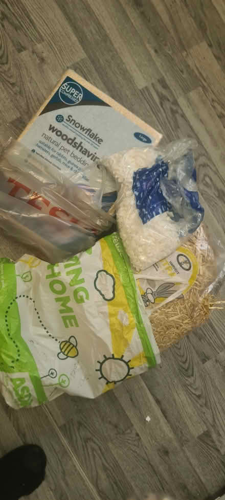Photo of free Woodshavings, straw and bedding (CH44 Wirral) #1