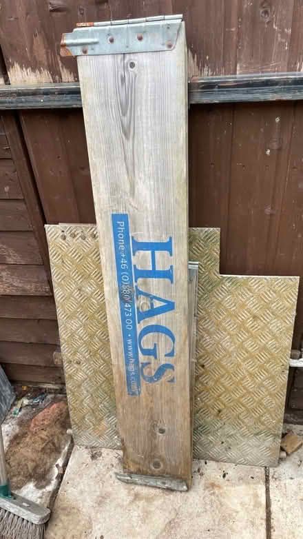 Photo of free Pallet sleeve (Underdale SY2) #1