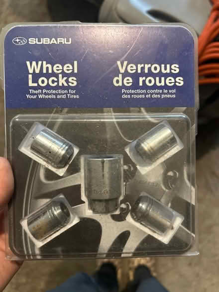 Photo of free Wheel locks (Downtown Ottawa - canal/Elgin) #1