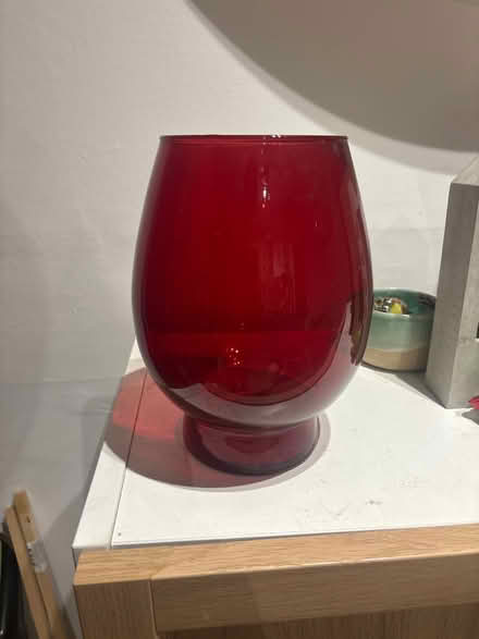 Photo of free Red vase (Arborfield RG2) #1