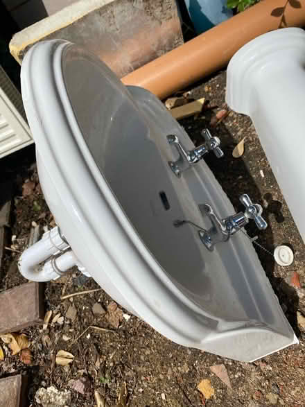 Photo of free Heritage Pedestal sink and taps (OX4 Iffley) #3