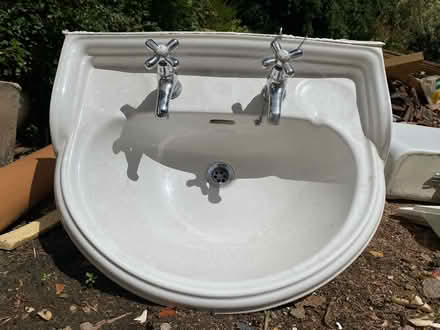 Photo of free Heritage Pedestal sink and taps (OX4 Iffley) #2