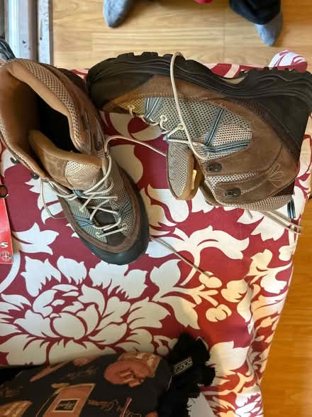 Photo of free Hiking Shoes (94087) #1