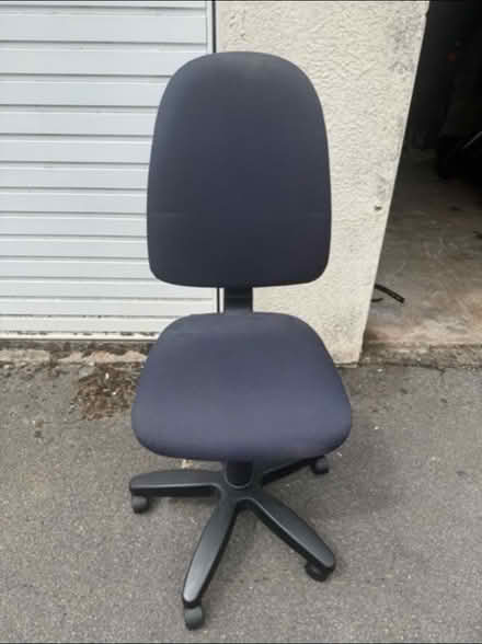 Photo of free Blue gas lift chair (Kingswood Bristol BS15) #1
