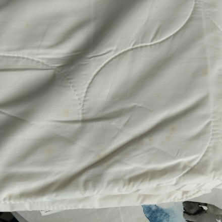 Photo of free King size summer weight quilt (Ingol PR2) #4