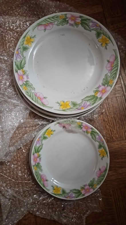 Photo of free Dishes, set for 4 people (Derry/WinstonChurch/Meadowvale) #1