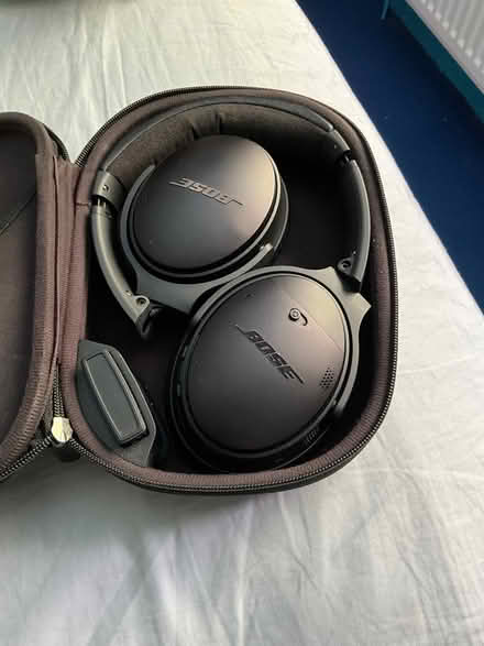 Photo of free Bose headphones (Liss Forest GU33) #1
