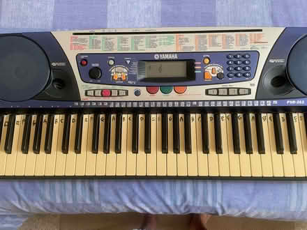 Photo of free Yamaha Electric Keyboard (Astwick SG5) #1
