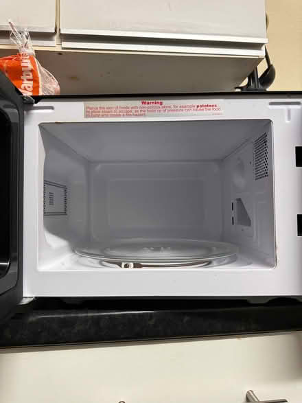 Photo of free George Microwave (Plaistow E13) #2