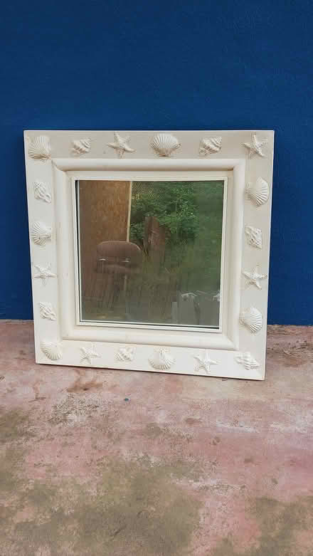 Photo of free Mirror with Seashell Trim (94015) #1