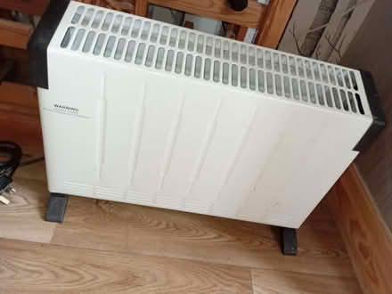 Photo of free Electric blow heater (Frimley Green GU16) #1
