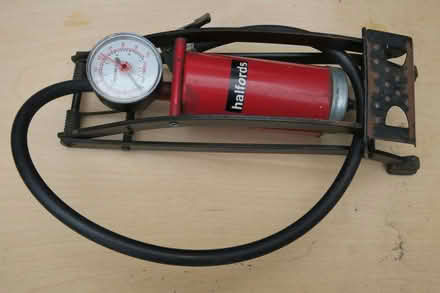 Photo of free Car tyre foot pump (Purley on Thames RG31) #1
