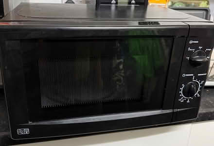 Photo of free George Microwave (Plaistow E13) #1