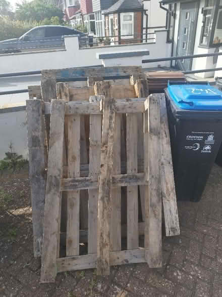 Photo of free Pallets (Morden SM4) #1