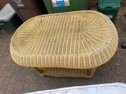 Photo of free Whicker table (AL2 / SG6) #1