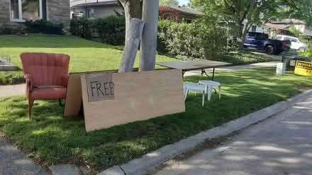 Photo of free Curb alert (Southdown and Truscott) #1