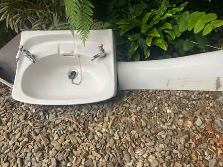 Photo of free Sink and pedestal (4 miles from Newcastle Emlyn) #1