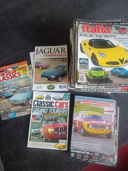 Photo of free 'Italia' car magazines (Kingswinford DY6) #1