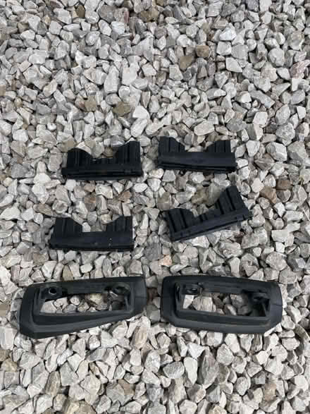 Photo of free Thule wingbar edge roof bars (LA11 Kents Bank) #4