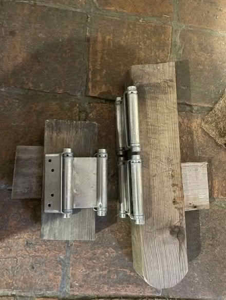 Photo of free Metal hinges (Brigstock NN14) #1