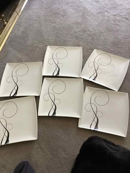 Photo of free Beautiful square plates (Shirley CR0) #1