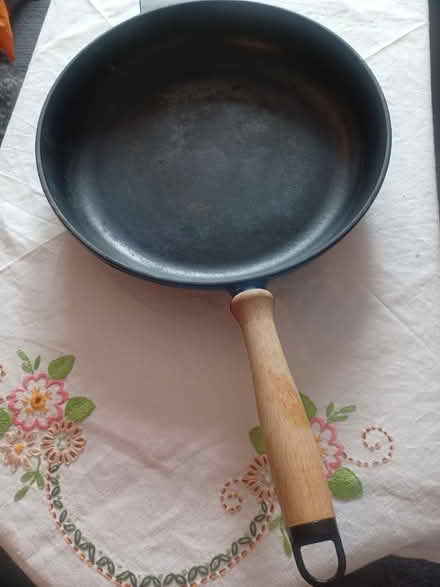 Photo of free IKEA heavy frying pan (Kingswinford DY6) #2